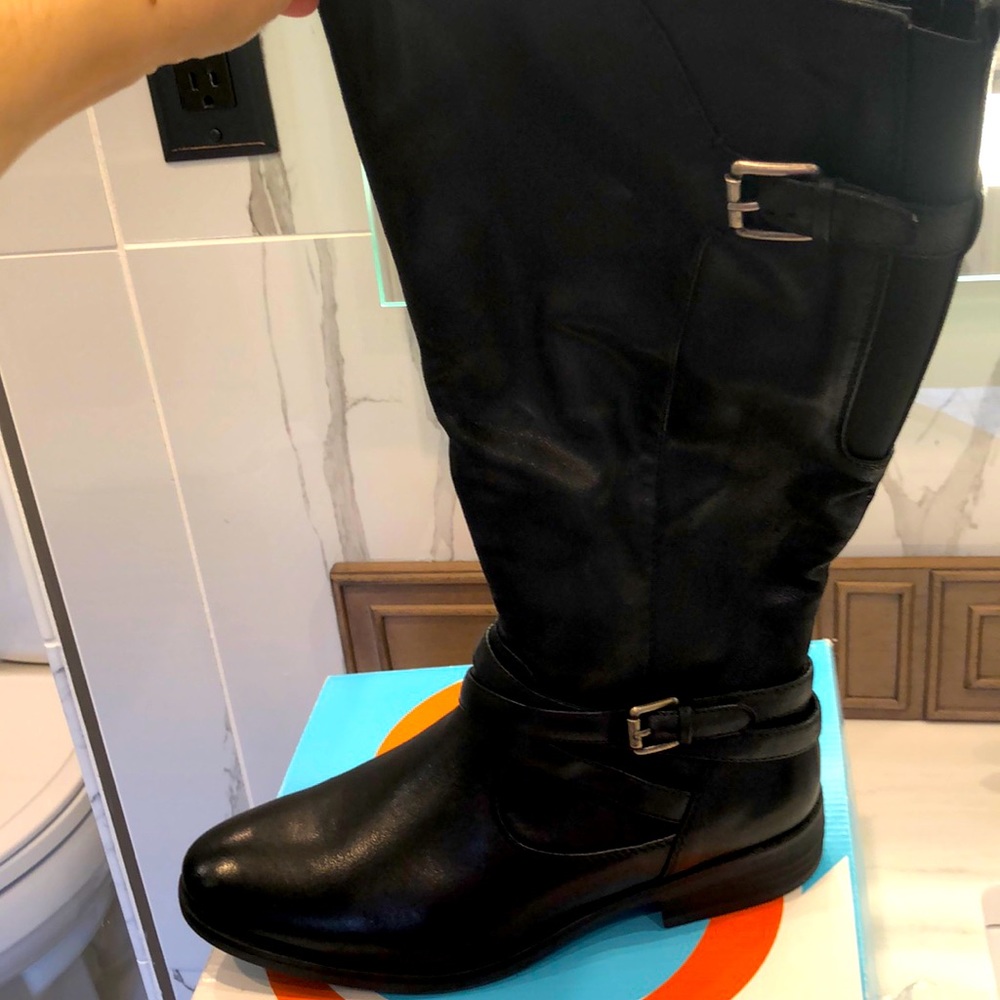 Wide calf Baretraps leather boots-Brand New